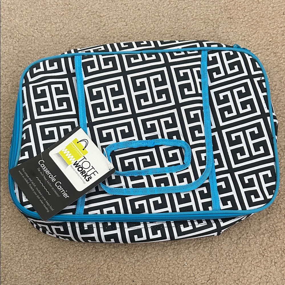 Tote Works Black and White Geometric Print Insulated Casserole Carrier NWT